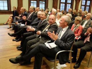 erste Reihe: (von rechts) Dr. Jürgen Zieger, Dr. Michael Ule, Franz Müntefering, Roland Sing